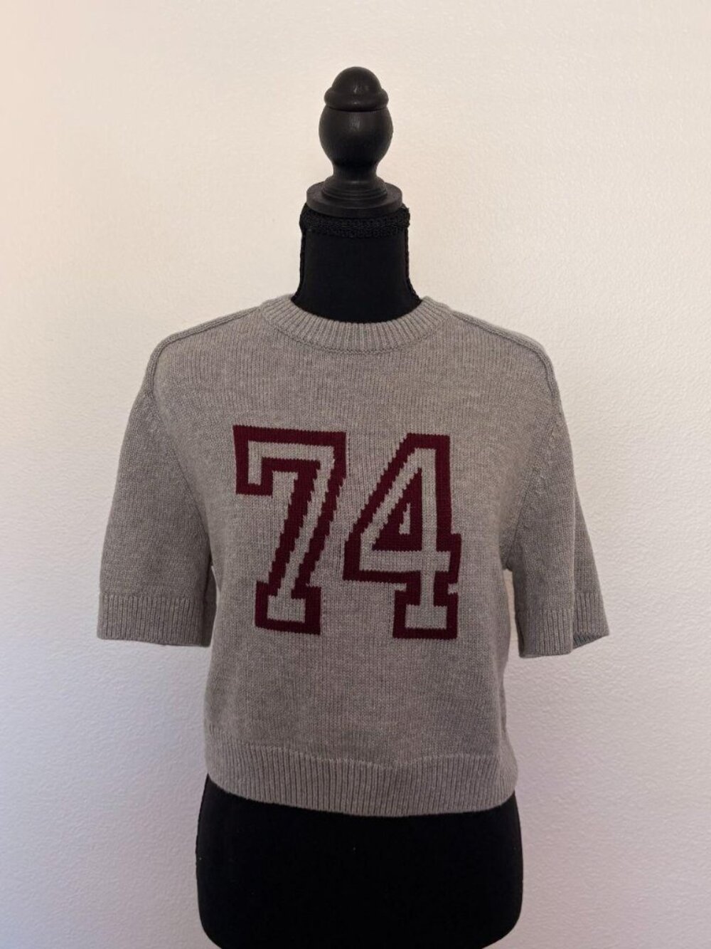 Cute Abercrombie & Fitch cropped sweater Size XS